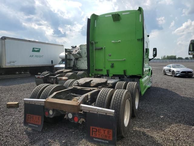 2015 Peterbilt 587