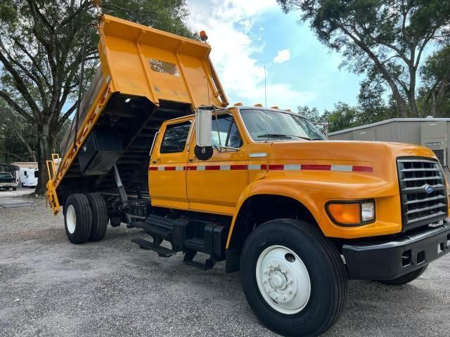 1997 Ford F800