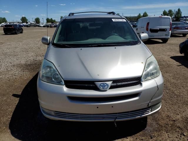 2004 Toyota Sienna CE