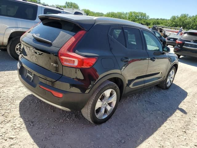 2021 Volvo XC40 T5 Momentum