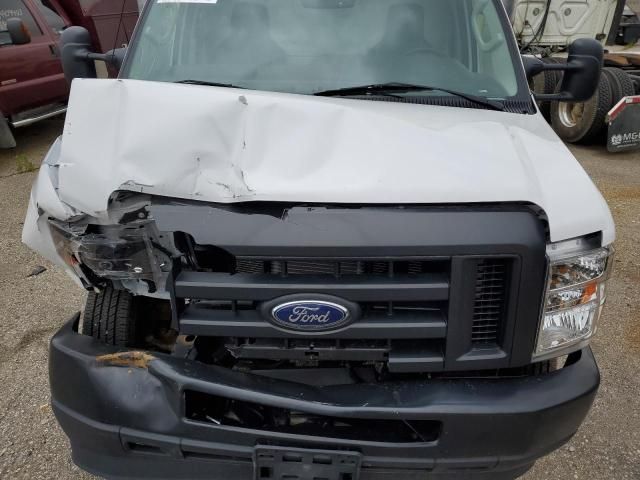 2022 Ford Econoline E350 Super Duty Cutaway Van