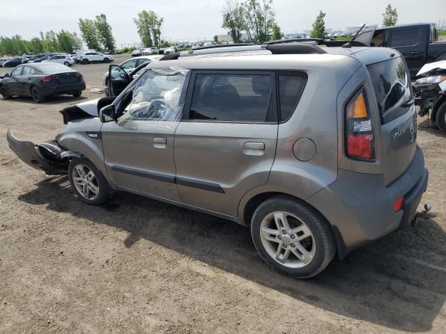 2010 KIA Soul +