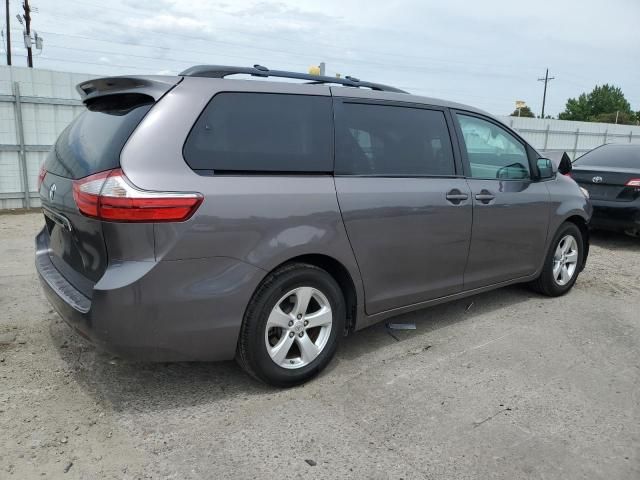 2016 Toyota Sienna LE