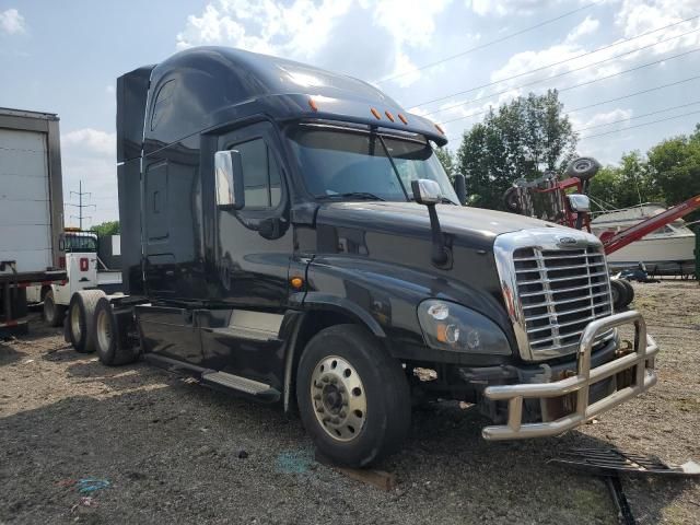 2015 Freightliner Cascadia 125