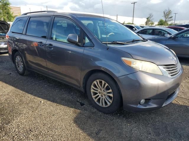 2013 Toyota Sienna XLE