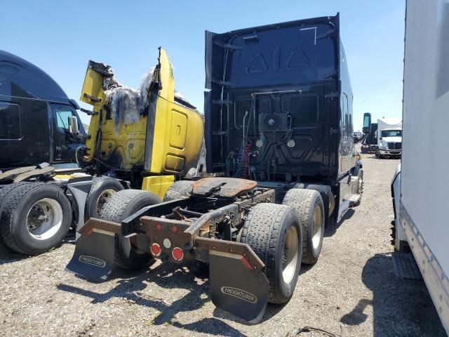 2014 Freightliner Cascadia 125