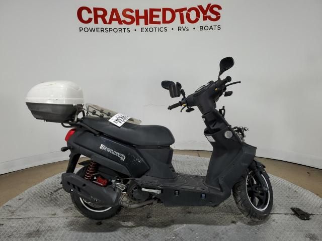 2015 Genuine Scooter Co. Hooligan 170I