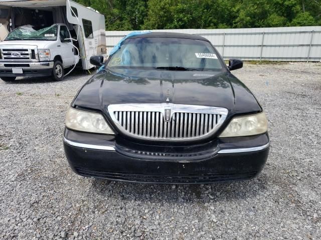 2005 Lincoln Town Car Executive