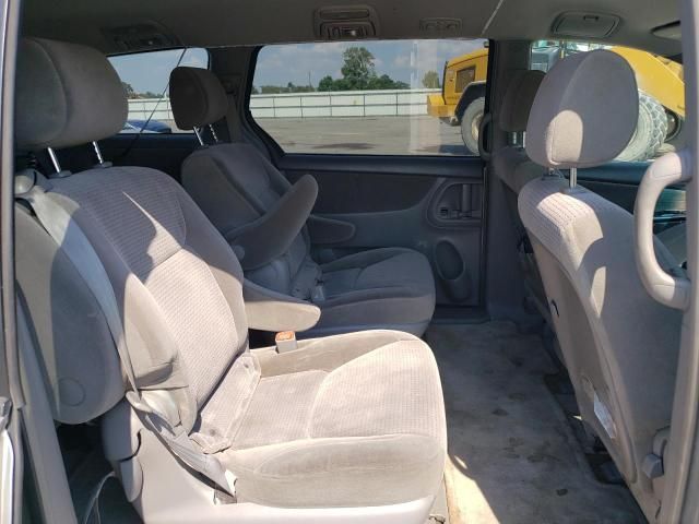 2006 Toyota Sienna CE