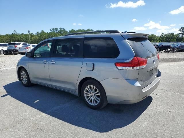 2012 Toyota Sienna XLE