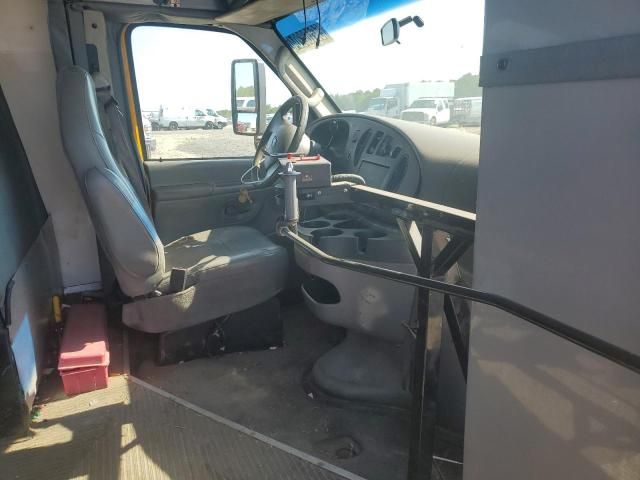 2006 Ford Econoline E350 Super Duty Cutaway Van