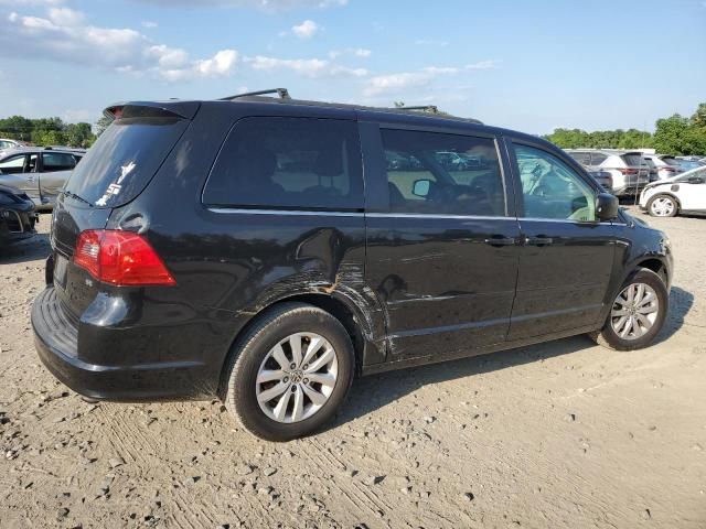 2013 Volkswagen Routan SE