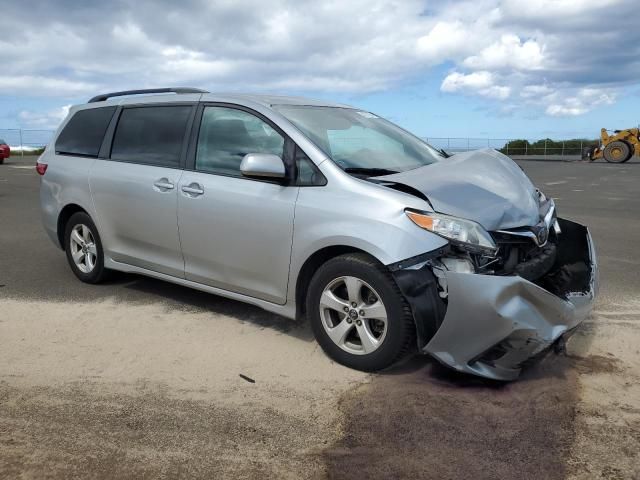 2019 Toyota Sienna LE