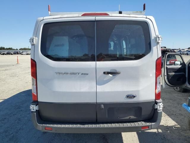 2018 Ford Transit T-250