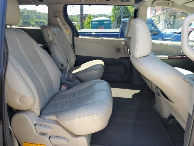 2012 Toyota Sienna XLE