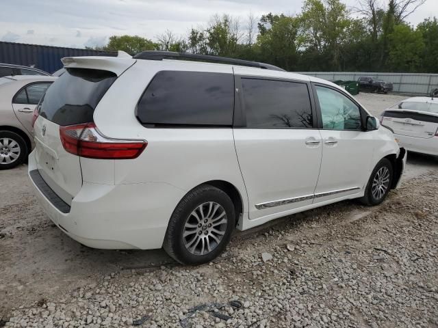 2020 Toyota Sienna XLE