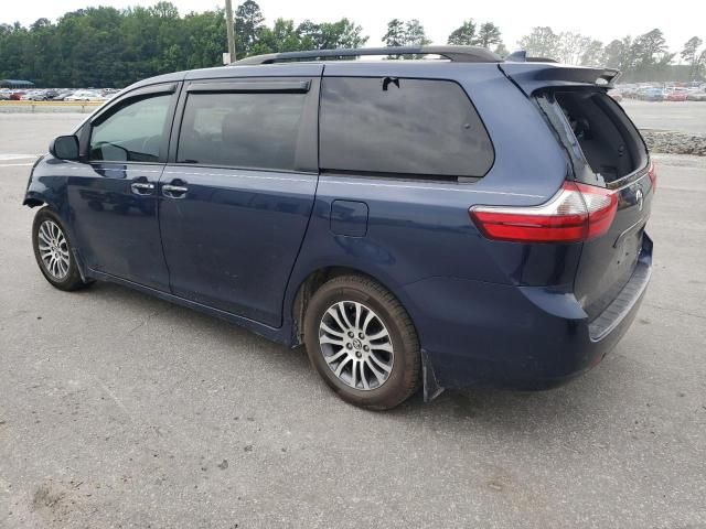 2020 Toyota Sienna XLE