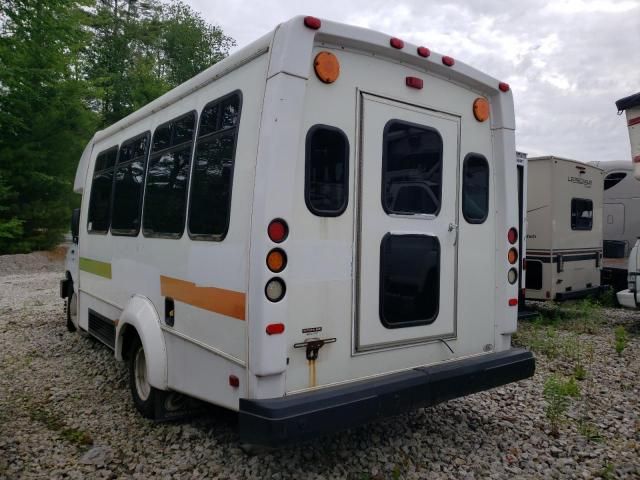 2014 Ford Econoline E350 Super Duty Cutaway Van