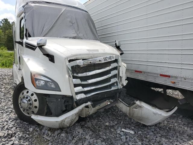 2020 Freightliner Cascadia 126