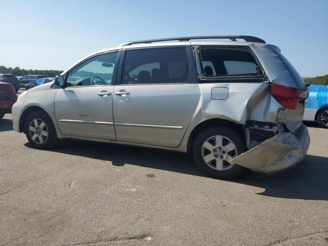 2004 Toyota Sienna CE