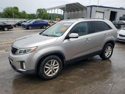 KIA Sorento Vehiculos salvage en venta: 2015 KIA Sorento LX