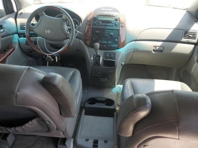 2005 Toyota Sienna XLE