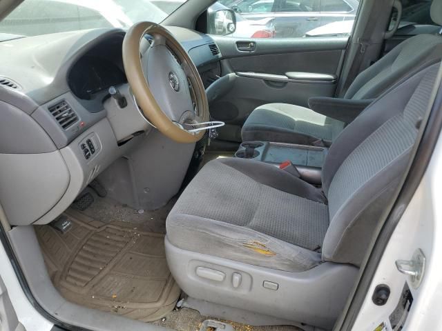 2006 Toyota Sienna CE