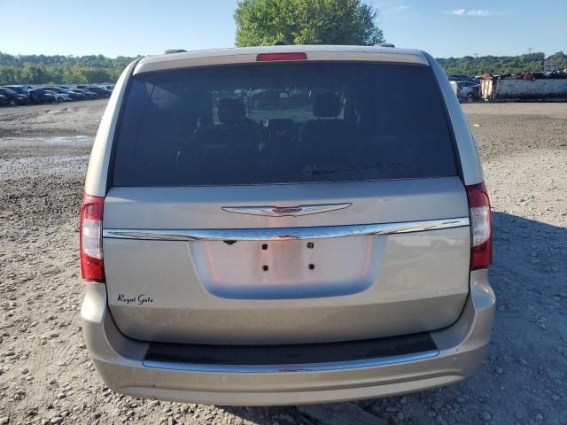 2013 Chrysler Town & Country Touring