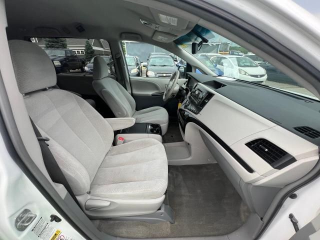 2013 Toyota Sienna LE