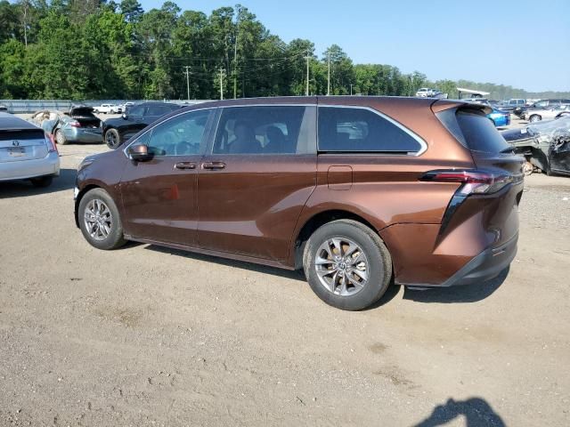 2023 Toyota Sienna LE