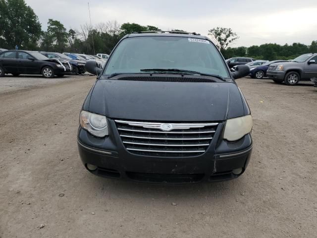 2005 Chrysler Town & Country Limited