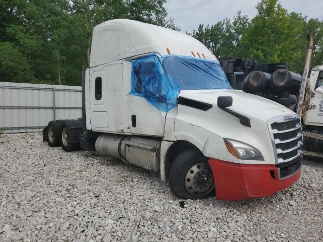 2019 Freightliner Cascadia 126