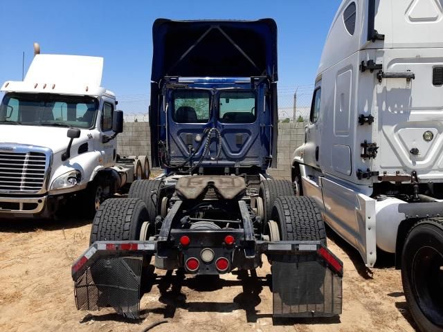 2017 Freightliner Cascadia 113