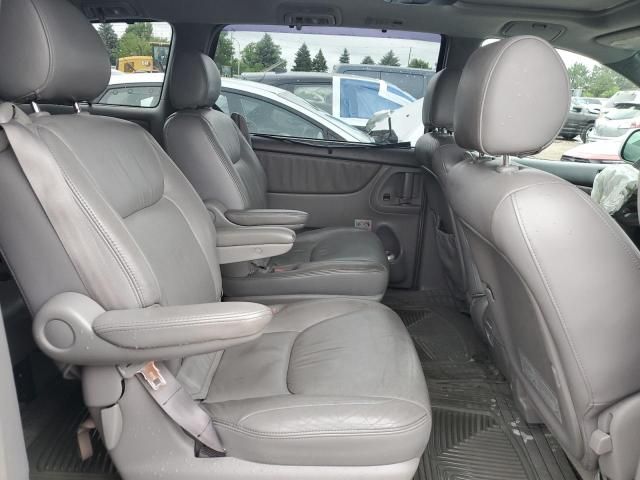 2004 Toyota Sienna XLE