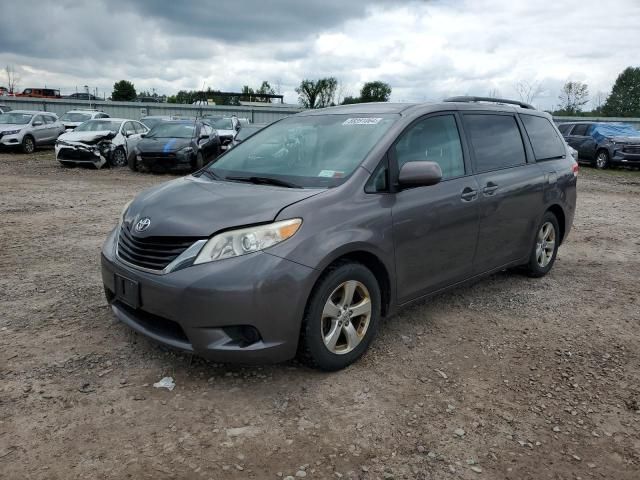 2013 Toyota Sienna LE