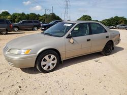 Carros salvage sin ofertas aún a la venta en subasta: 1998 Toyota Camry CE