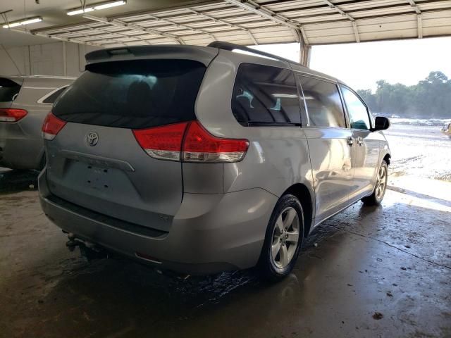 2013 Toyota Sienna LE