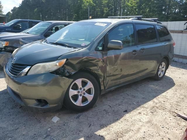 2014 Toyota Sienna LE