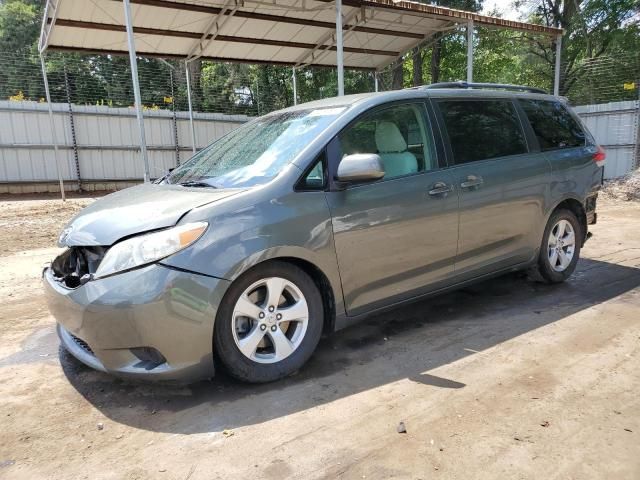 2013 Toyota Sienna LE