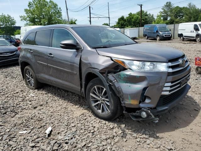 2019 Toyota Highlander SE