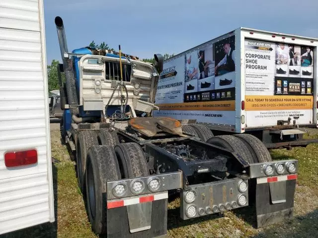 2023 Kenworth Construction W900