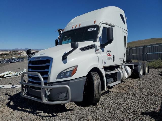 2019 Freightliner Cascadia 126