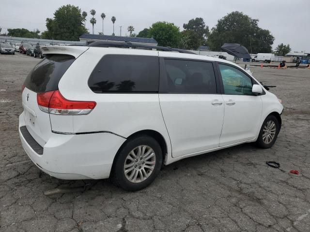 2011 Toyota Sienna XLE