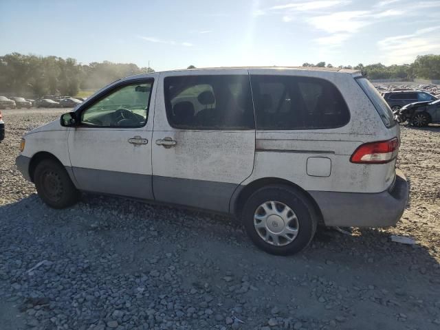 2001 Toyota Sienna LE