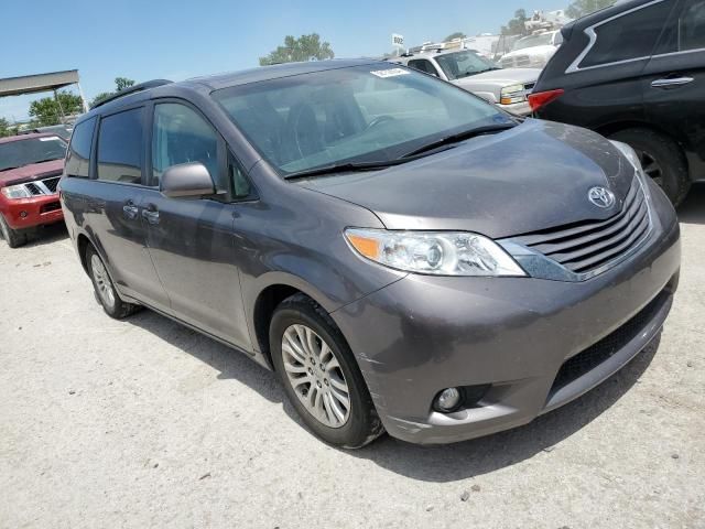 2015 Toyota Sienna XLE