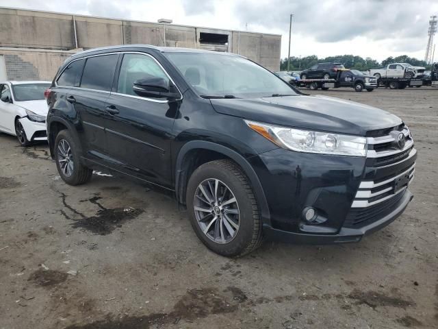 2017 Toyota Highlander SE