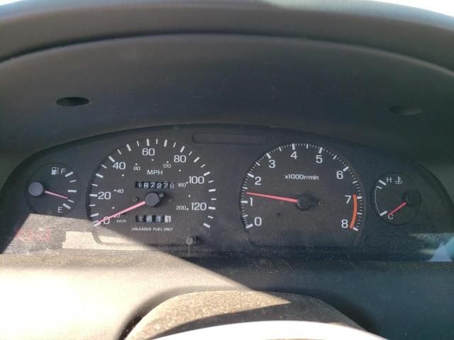 1999 Nissan Sentra Base