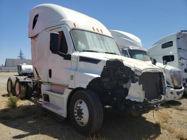 2020 Freightliner Cascadia 126