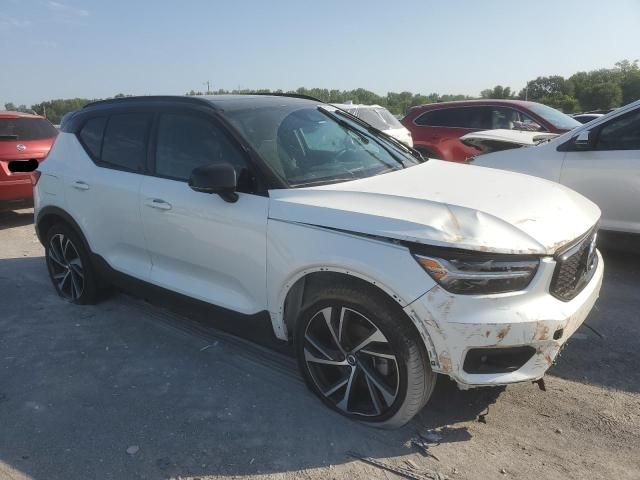 2022 Volvo XC40 T5 R-Design