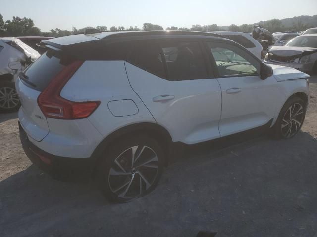 2022 Volvo XC40 T5 R-Design